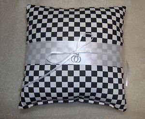 kockas-eskuvo-14-gyuruparna